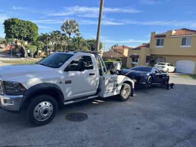 TRIANA TOWING SERVICE LlC JunkYard in Miami (FL) - photo 1