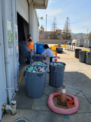 Recology Recycle Center JunkYard in Vacaville (CA) - photo 3