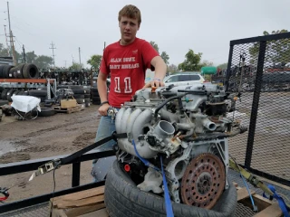 Crosstown Auto and Truck Parts LLC JunkYard in Kalamazoo (MI) - photo 4