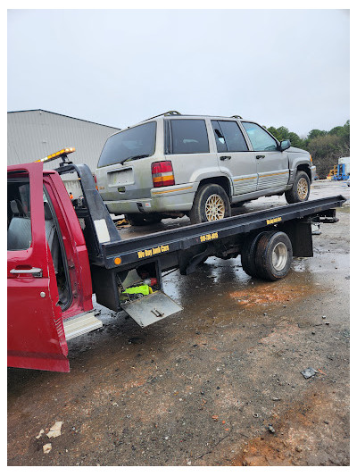 L.A Towing and car junk removal JunkYard in Durham (NC) - photo 4