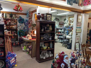 The Salvage Yard Resale Shoppe - photo 1