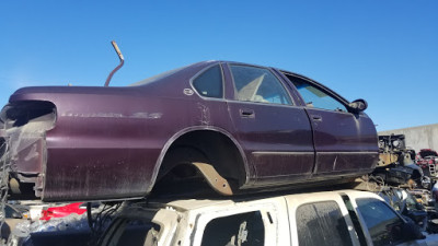 International Auto Wrecking JunkYard in Los Angeles (CA) - photo 1