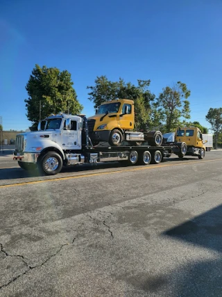 Charlie's 24hr Towing & Heavy Duty JunkYard in Los Angeles (CA) - photo 3