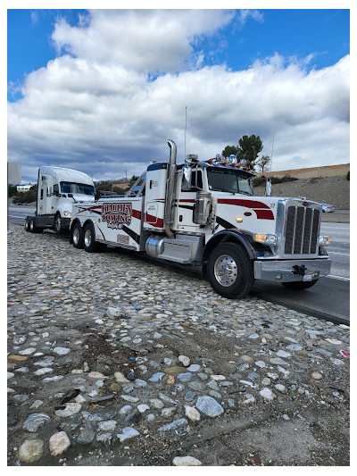 Charlie's 24hr Towing & Heavy Duty JunkYard in Los Angeles (CA) - photo 4