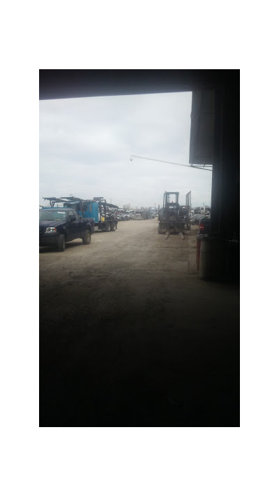 J & S Truck & Auto Parts JunkYard in El Paso (TX) - photo 3