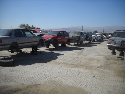 Desert Truck and Auto JunkYard in Indio (CA) - photo 3