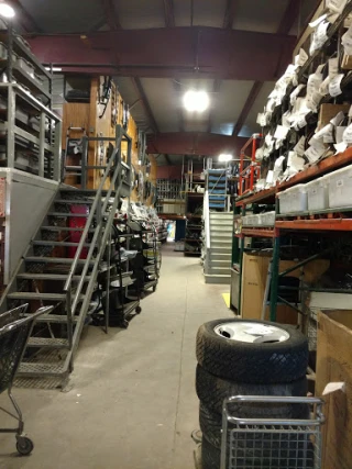 Mark's Auto Parts & Recyclers, Inc. JunkYard in Hartford (CT) - photo 2