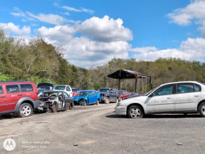 Tri City Auto Parts JunkYard in Johnson City (TN) - photo 3