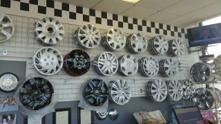 Hub Cap Annie JunkYard in Paradise (NV) - photo 2