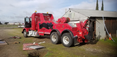 LAURITA'S TOWING JunkYard in Clovis (CA) - photo 1