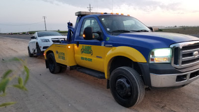 Llanos Towing Fresno JunkYard in Clovis (CA) - photo 4