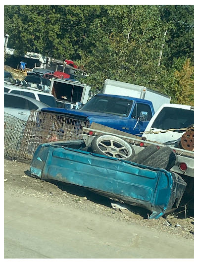 Perlow Salvage JunkYard in St. Louis (MO) - photo 3