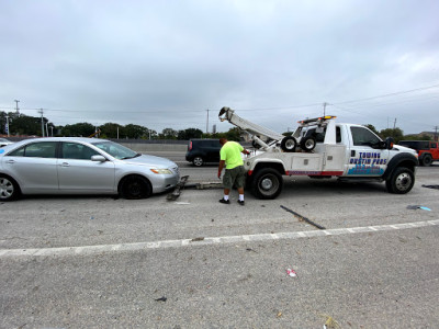 Towing Austin Pros JunkYard in Austin (TX) - photo 3