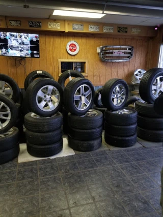 Cut Rate Auto Parts JunkYard in Flint (MI) - photo 4