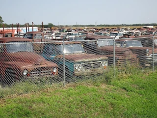 Nobody's Auto Recycling Inc JunkYard in Kansas City (KS) - photo 3