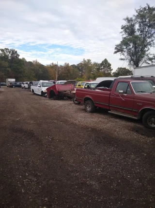 Redmond's Auto Parts JunkYard in Bel Air South (MD) - photo 2