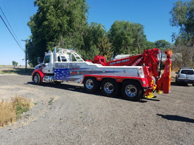 Baker & Baker Towing and Crane Service JunkYard in Portland (OR) - photo 1