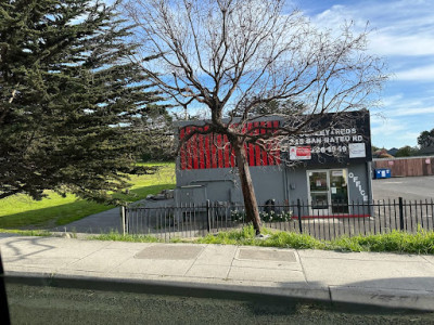 Curley & Red's Body Shop JunkYard in Oakland (CA) - photo 1