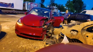 Sisters Towing and Transportation JunkYard in West Palm Beach (FL) - photo 3