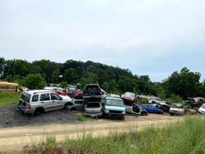 Hostetter's Salvage Yard JunkYard in Harrisburg (PA) - photo 3