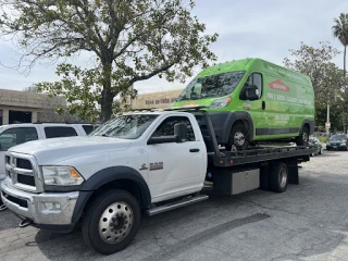 Greenway Auto Shop & Towing Service JunkYard in Pomona (CA) - photo 2