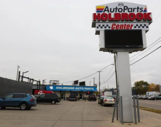 Holbrook Auto Parts Highland Park JunkYard in Detroit (MI) - photo 4