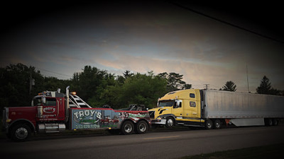 Troy's Towing JunkYard in Detroit (MI) - photo 4