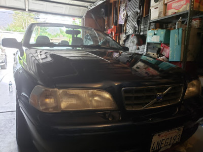 Swedish Volvo Dismantling & Service JunkYard in Glendale (CA) - photo 1