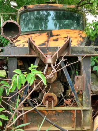 Kaiser Wrecking JunkYard in Milwaukee (WI) - photo 3