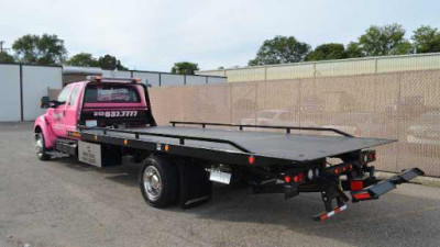 Henderson Towing & Auto Repair JunkYard in Detroit (MI) - photo 1