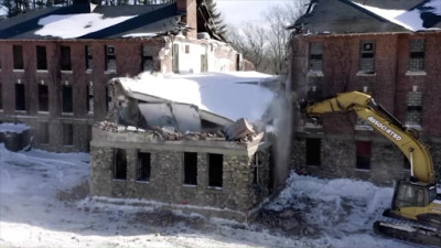 Associated Building Wreckers, Inc. JunkYard in Springfield (MA) - photo 1