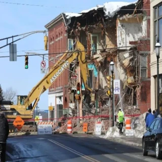 Associated Building Wreckers, Inc. JunkYard in Springfield (MA) - photo 3