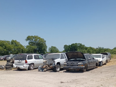 BONHAM AUTO SALVAGE JunkYard in Allen (TX) - photo 4