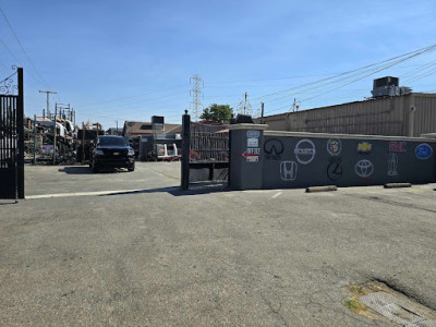 Martin's Auto Dismantler JunkYard in Sacramento (CA) - photo 1