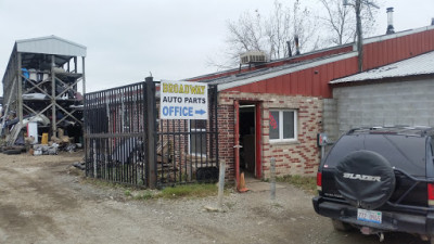 Broadway Auto Parts-Glass Ltd JunkYard in Chicago (IL) - photo 1