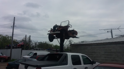 Broadway Auto Parts-Glass Ltd JunkYard in Chicago (IL) - photo 3