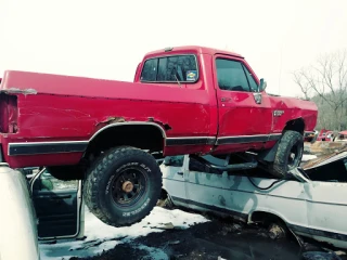 Tom's Salvage JunkYard in Akron (OH) - photo 4