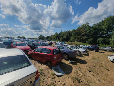 Happy Hooker Towing JunkYard in Pittsburgh (PA) - photo 1