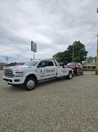 4Js Towing & Recovery JunkYard in Columbia (MO) - photo 1