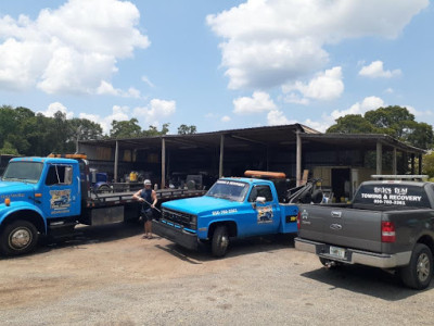 Beach Bum Towing and Recovery JunkYard in Pensacola (FL) - photo 2