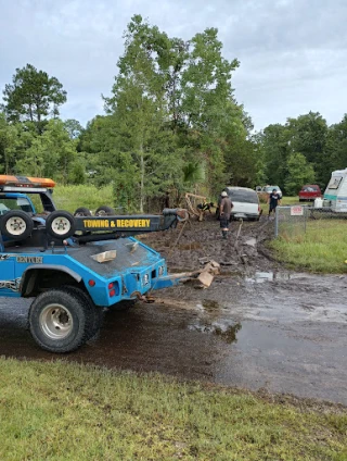 Beach Bum Towing and Recovery JunkYard in Pensacola (FL) - photo 4