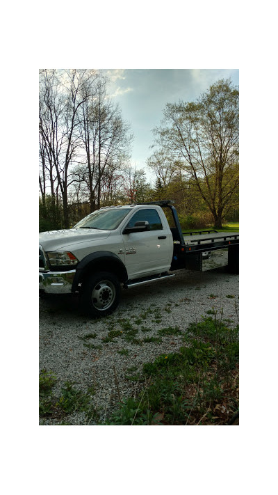 Donato's Towing cash 4 cars & trucks JunkYard in Cleveland (OH) - photo 2