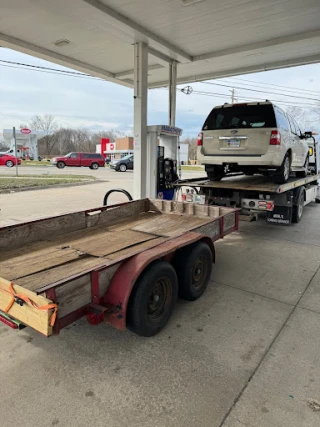 Merl's Towing Service JunkYard in Grand Rapids (MI) - photo 2