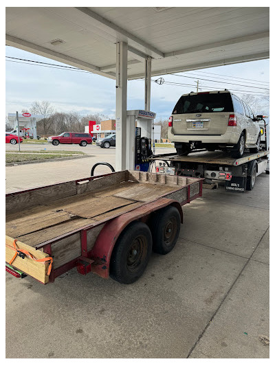 Merl's Towing Service JunkYard in Grand Rapids (MI) - photo 2