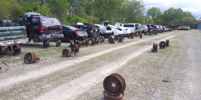 Lewis Auto & Truck Parts JunkYard in Kansas City (KS) - photo 3