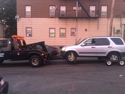 Roberto and Sons Towing JunkYard in Paterson (NJ) - photo 1