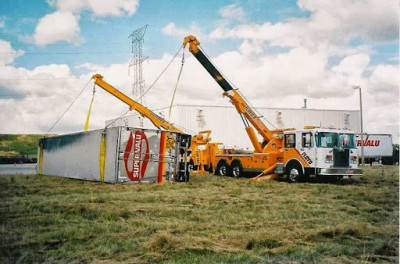 Floyd's Towing JunkYard in Racine (WI) - photo 2