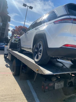 Coyotillo Towing Roadside assistance Jump start and Tow Truck Near Me Denver - photo 1