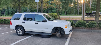 Bobbys Towing & Recovery JunkYard in Greensboro (NC) - photo 4