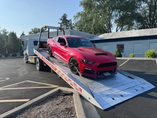 Pepe's Towing and Recovery, Heavy Duty Towing JunkYard in Elgin (IL) - photo 3